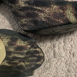 High heels brown and gold